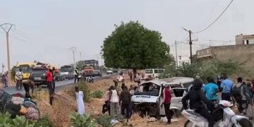 Accident sur la RN4 à Diabir : un mort et plusieurs blessés dans une collision entre un camion et un minicar