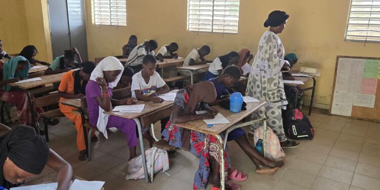 CFEE 2026 : les salaires des enseignants contractuels payés avant le démarrage des examens