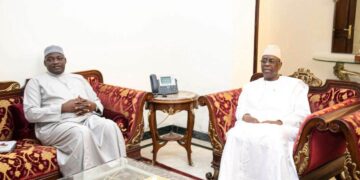Adama Barrow reçoit Macky Sall à Banjul dans le cadre de sa candidature au poste de Secrétaire général de l’ONU
