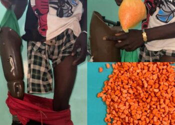 Trafic de drogue : une mule interpellée à Karang avec 1 590 pilules d’ecstasy dissimulées dans une prothèse de jambe 2 Trafic de drogue : une mule interpellée à Karang avec 1 590 pilules d’ecstasy dissimulées dans une prothèse de jambe
