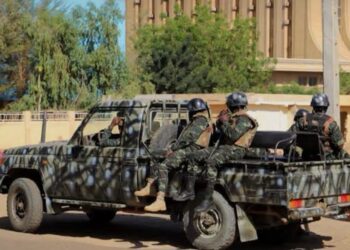 Tentative de déstabilisation à Niamey : l’AES dénonce une trahison et salue la riposte des forces loyalistes 2 Tentative de déstabilisation à Niamey : l’AES dénonce une trahison et salue la riposte des forces loyalistes