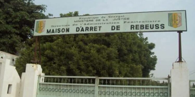 Sénégal : l’Administration pénitentiaire met fin à la fouille à nu systématique des détenus à leur admission 1 Sénégal : l’Administration pénitentiaire met fin à la fouille à nu systématique des détenus à leur admission