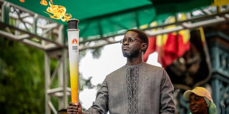 JOJ Dakar 2026 : Bassirou Diomaye Faye reçoit la Flamme olympique, un symbole historique pour l’Afrique