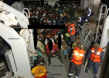 La Marine nationale porte secours à 134 migrants au large de Dakar