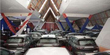 Transport urbain : les 100 premiers taxis électriques lancent une nouvelle dynamique .