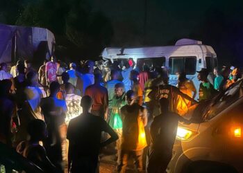 Drame sur l’axe Ndande-Kébémer : six morts et plusieurs blessés dans une collision entre un camion et un car
