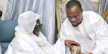 Ousmane Sonko reçu par le khalife général des mourides à Touba