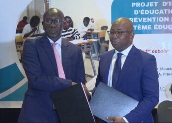 L’OFNAC et le ministère de l’Éducation nationale s’engagent contre la corruption en milieu scolaire.