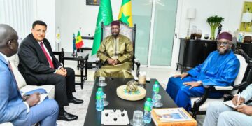 Diplomatie parlementaire : Ousmane Sonko reçoit les ambassadeurs de France, d’Iran et de Chine ainsi que le président du Parlement panafricain