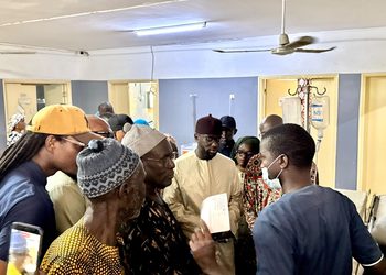 Accident sur l’axe Ndande–Kébémer : le ministre Abdoul Ahad NDIAYE présente ses condoléances aux familles endeuillées 4 Accident sur l’axe Ndande–Kébémer : le ministre Abdoul Ahad NDIAYE présente ses condoléances aux familles endeuillées