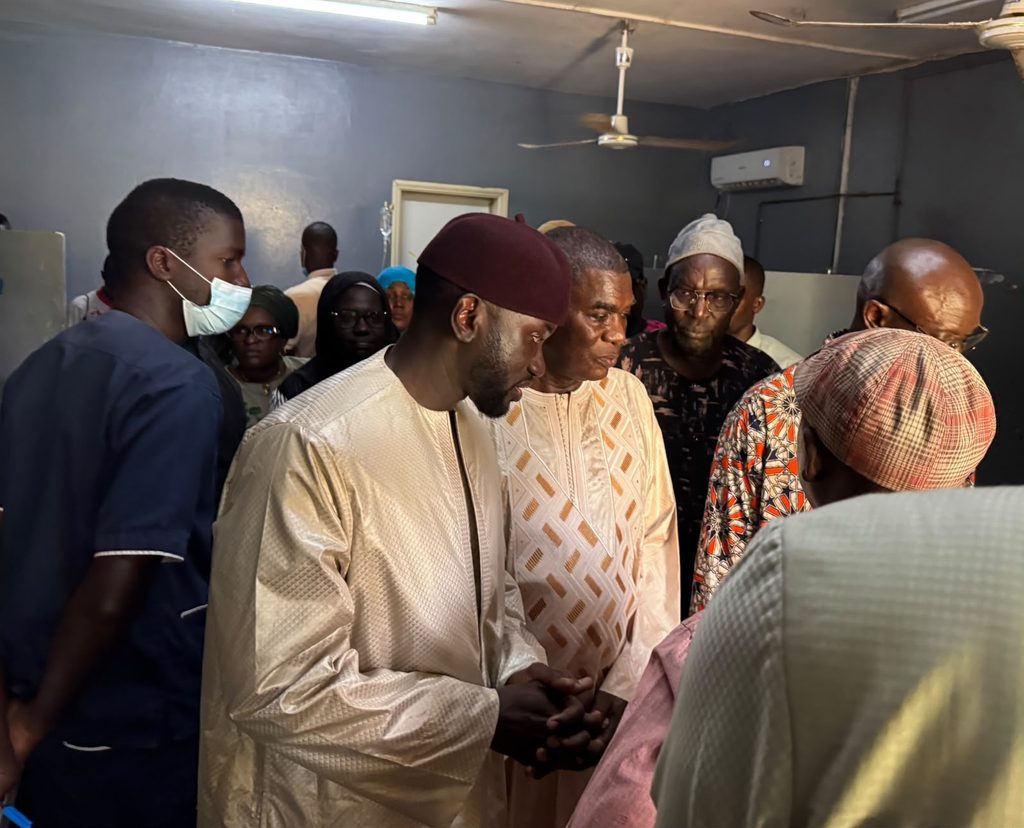 Accident sur l’axe Ndande–Kébémer : le ministre Abdoul Ahad NDIAYE présente ses condoléances aux familles endeuillées 4 WhatsApp Image 2026 10 24 at 15.48.13 2