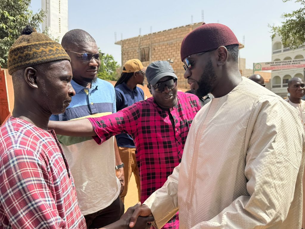 Accident sur l’axe Ndande–Kébémer : le ministre Abdoul Ahad NDIAYE présente ses condoléances aux familles endeuillées 2 WhatsApp Image 2026 10 24 at 15.48.13 4